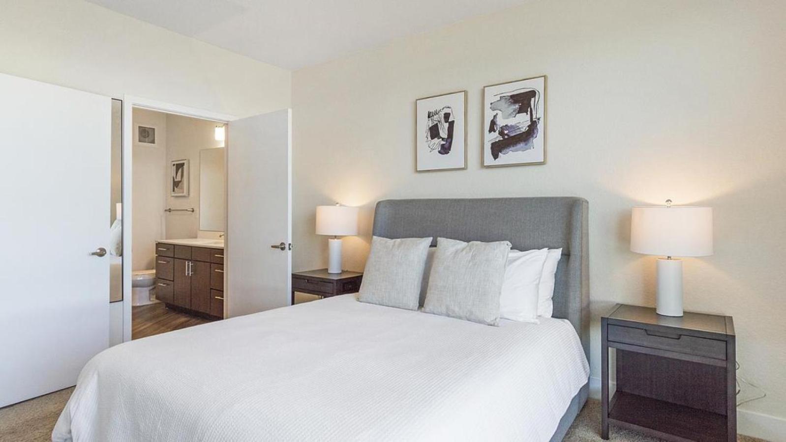 Landing Modern With Amazing Amenities Apartment