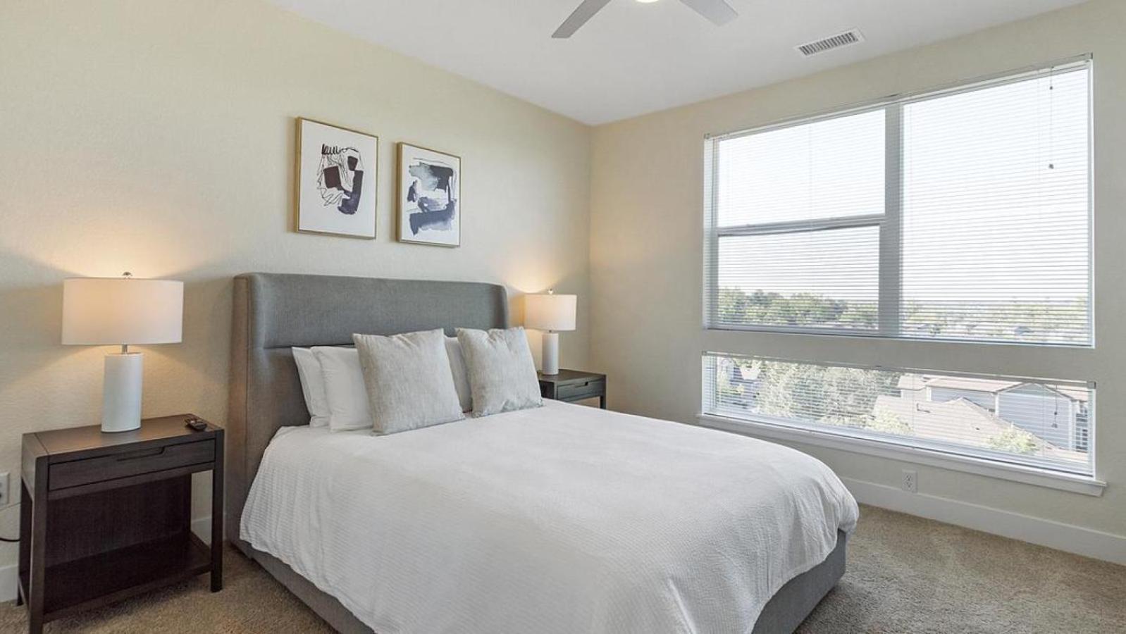 Landing Modern With Amazing Amenities Apartment Denver
