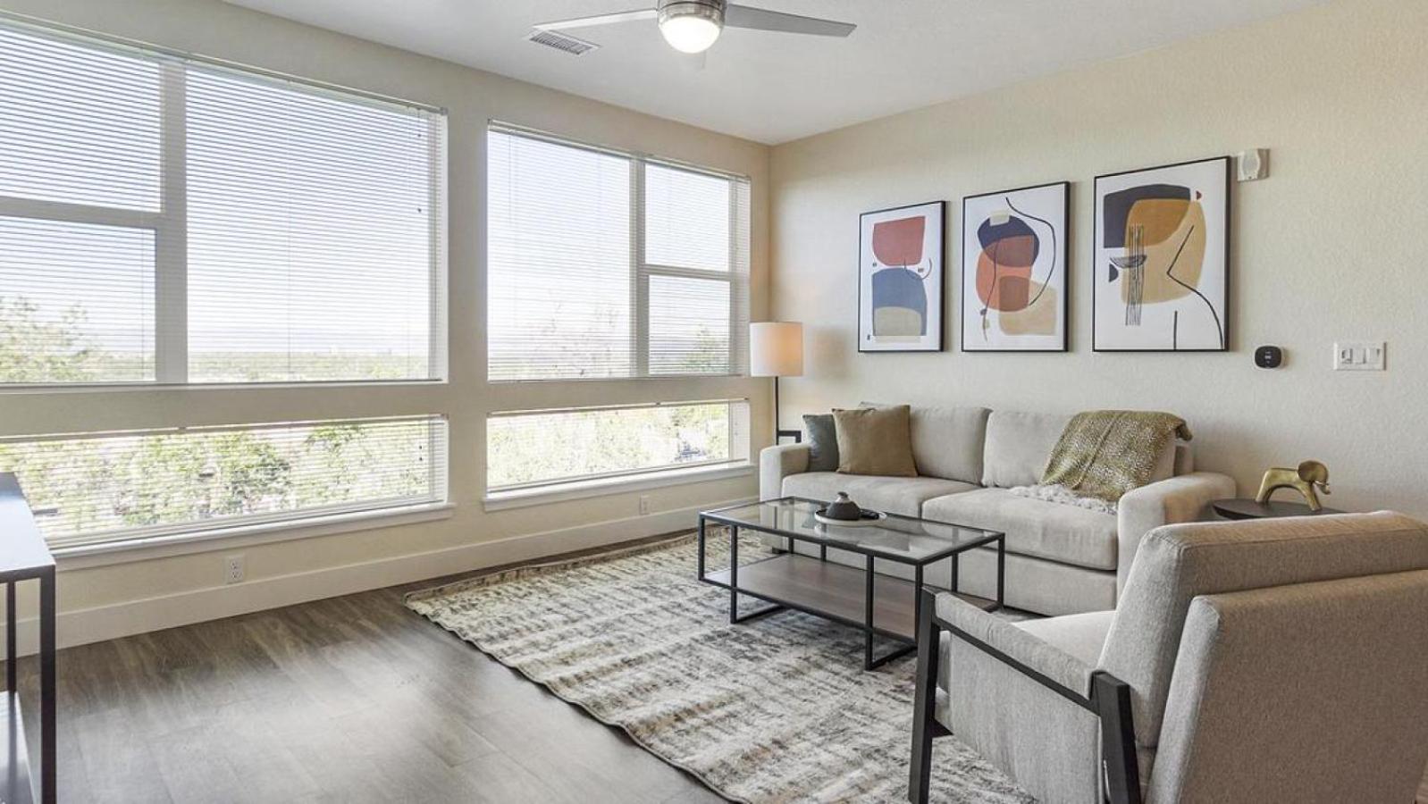 Landing Modern With Amazing Amenities Apartment
